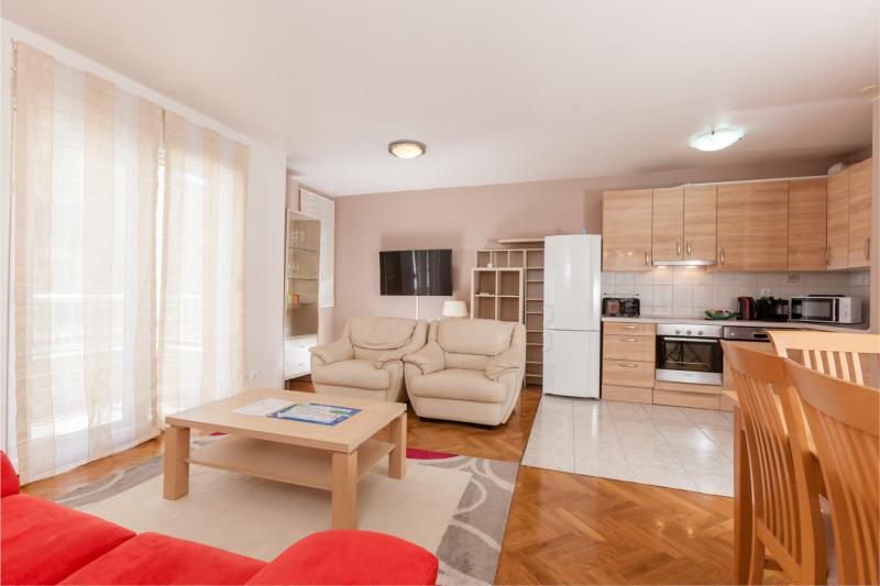 Cosy Apartment With Free Parking In Split Center Package