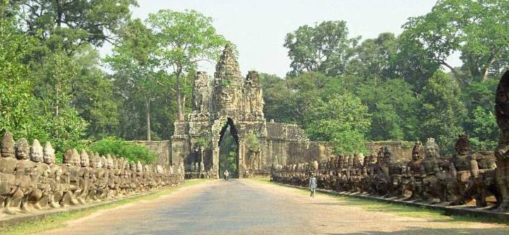 Share Angkor Wat Day Tour