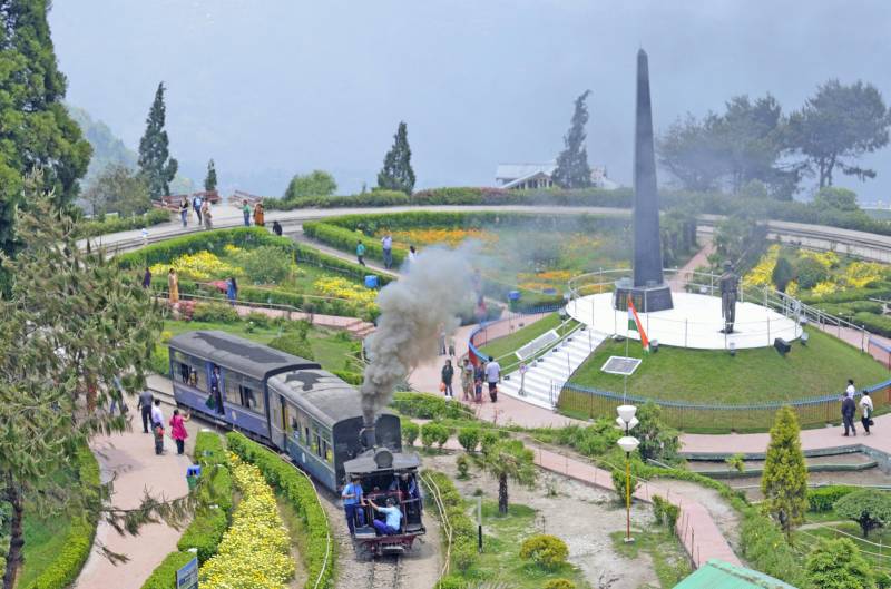 Darjeeling Tour Packages From Hyderabad (160167),Holdiay Packages to  Darjeeling