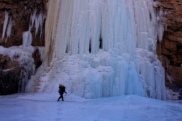 Chadar Frozen River Trek Tour Image