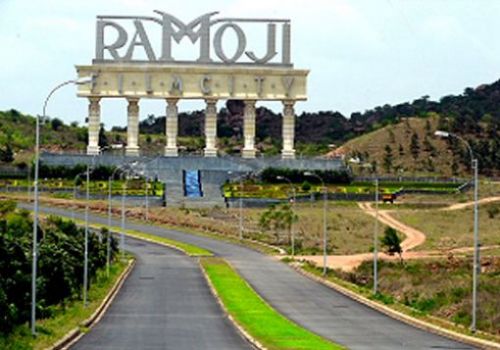 Hyderabad & Ramoji Film City Tour