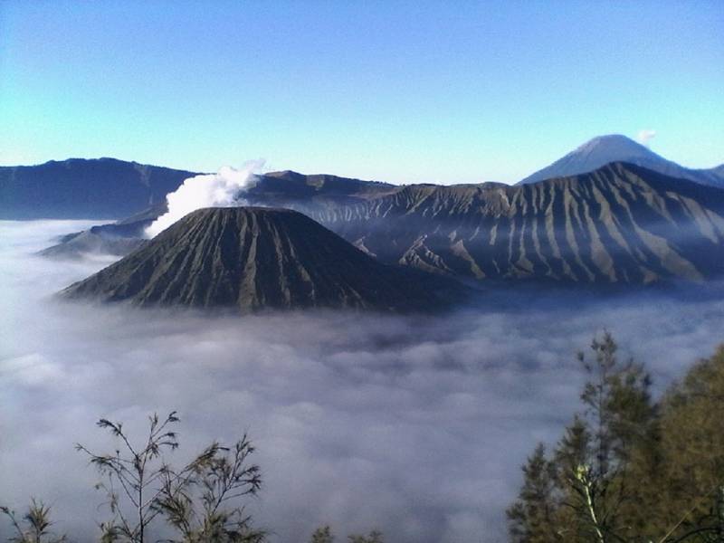 Tumpak Sewu, Madakaripura, Bromo, Ijen 4D Waterfall and Volcano