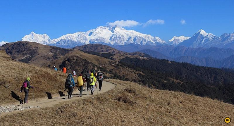 8 Days Sandakphu Phalut Trek Tour