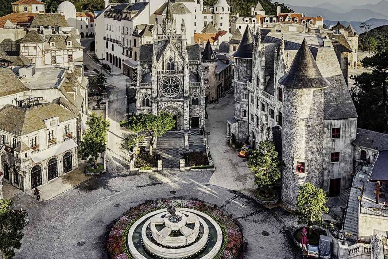 Golden Bridge & Ba Na Hills 1 Day Trip