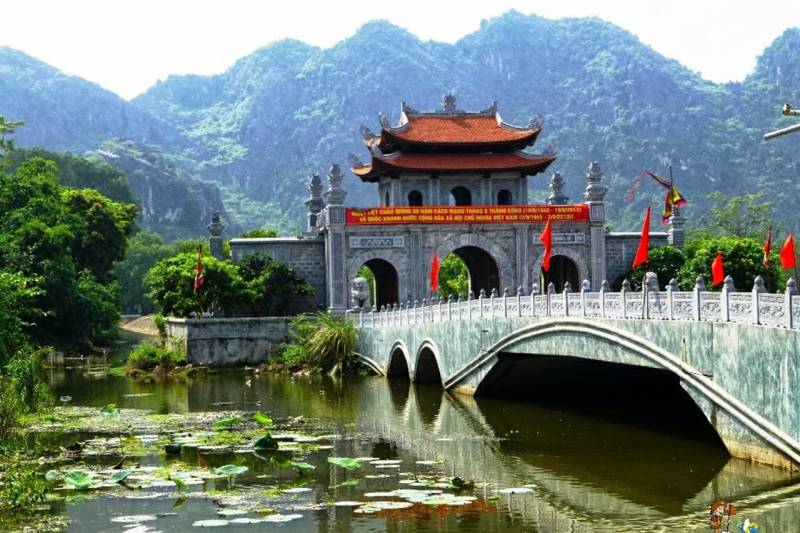 Hoa Lu Tam Coc 1 Day Tour