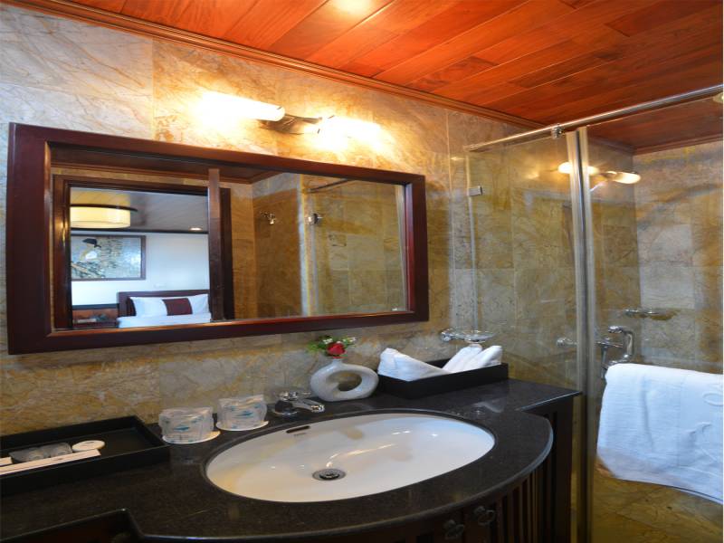 6 Days Legend Halong Bay & Ninh Binh Packge Tour