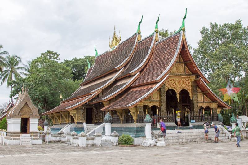 10 Days a Glimpse of Vietnam & Laos