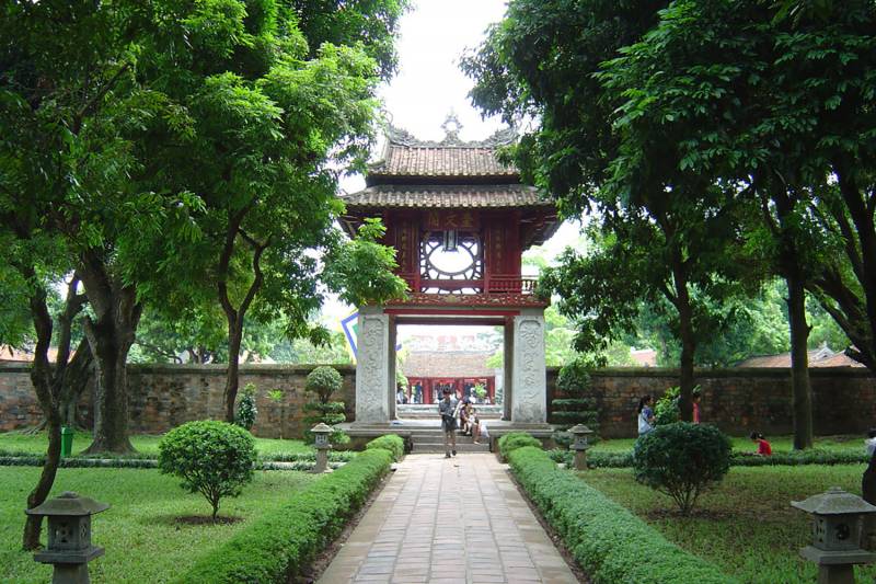 14 Days Package Tour the Best of Viet Nam & Cambodia