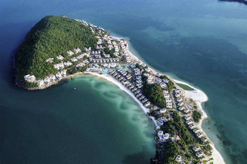 14 Days Gourmet Food and White Sand Beaches