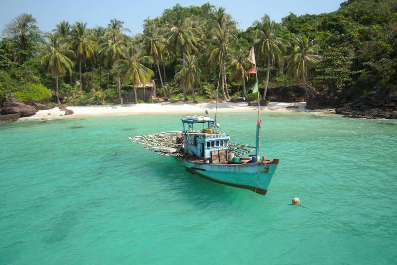 14 Days Gourmet Food and White Sand Beaches