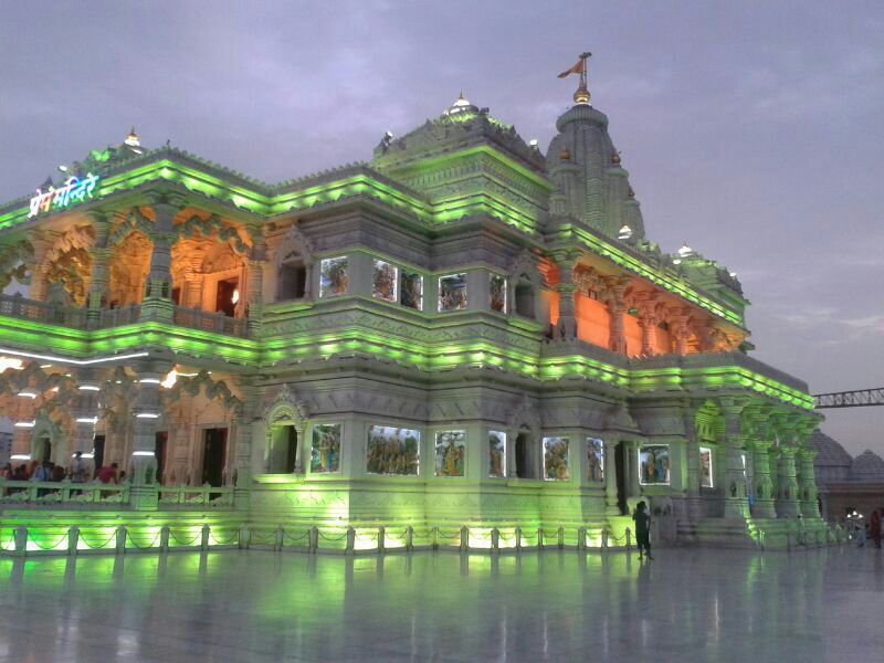 Shri Vrindavan Darshan & Prikrama