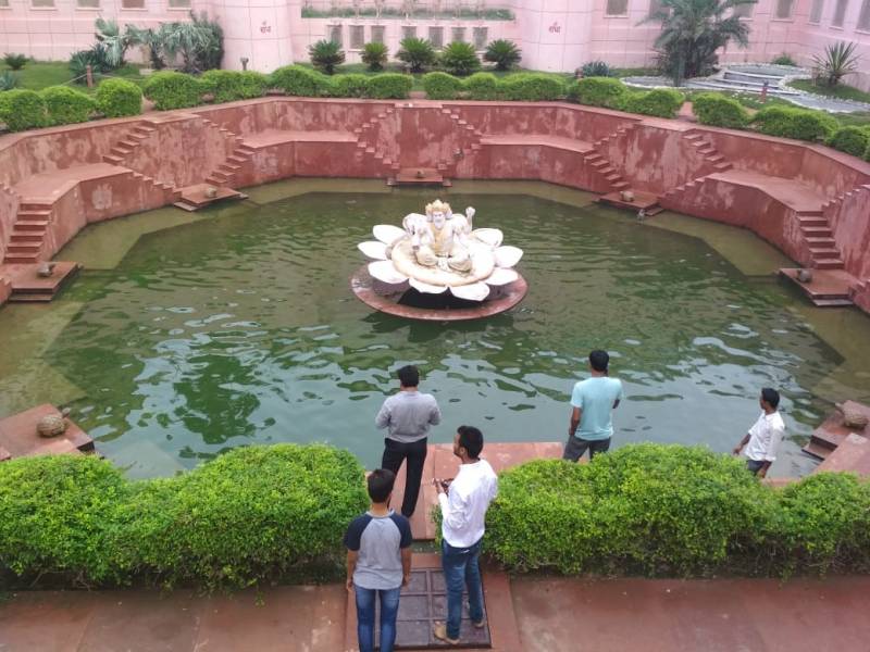 Shri Vrindavan Darshan & Prikrama