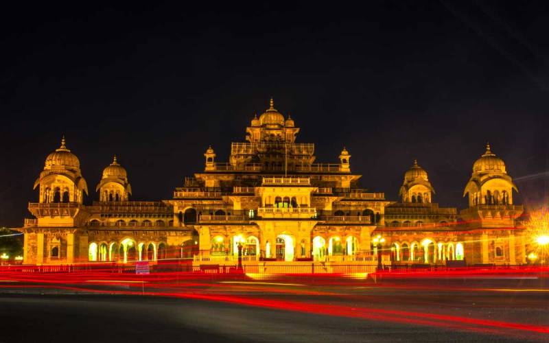 Forts, Palaces and Sand dunes for 4 adults