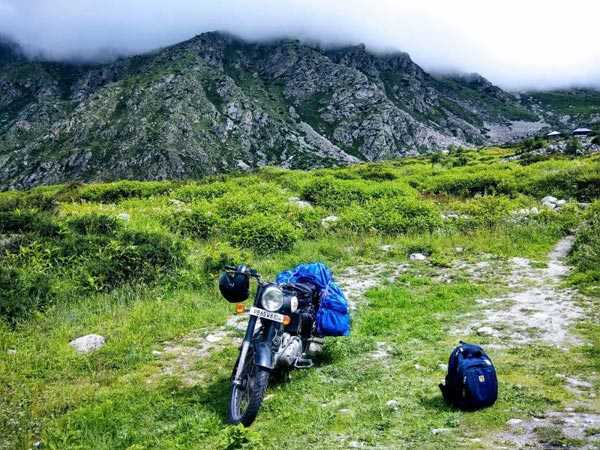 Up to the Origen of River Tirthan Ghnp Tour