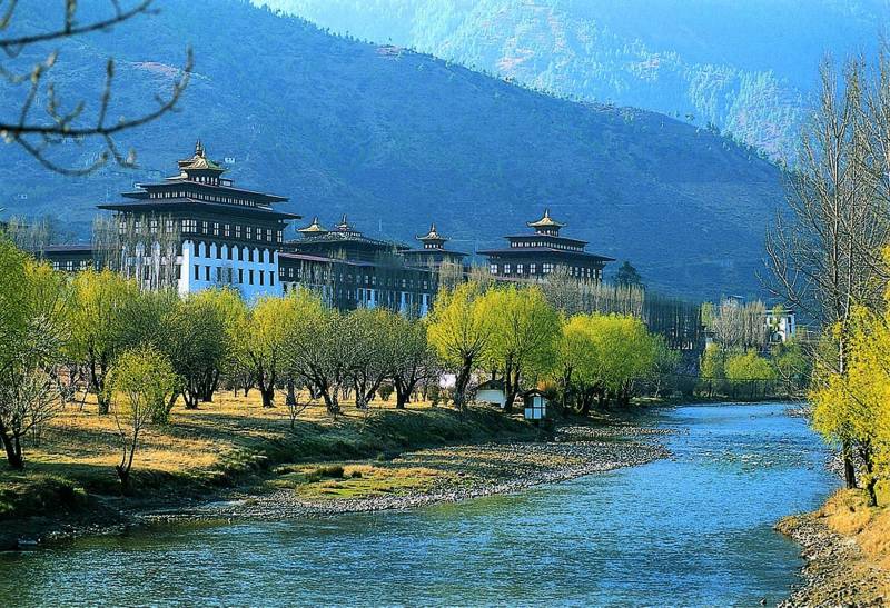 Kingdom in the Sky - Bhutan Tour 7 Days