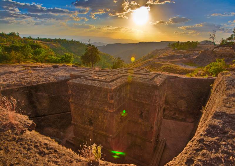 5 Nights and 6 Days Tour to the Crust of the Earth, the Gate Way to Hell and Africa's Jerusalem