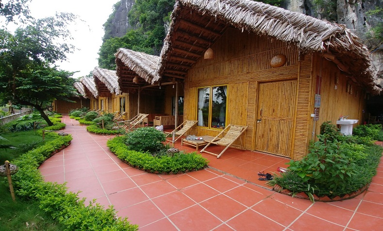 Hoa Lu Ancient – Tam Coc Boat Trip – Bai Dinh Pagoda – Kim Son Traditional Craft Village