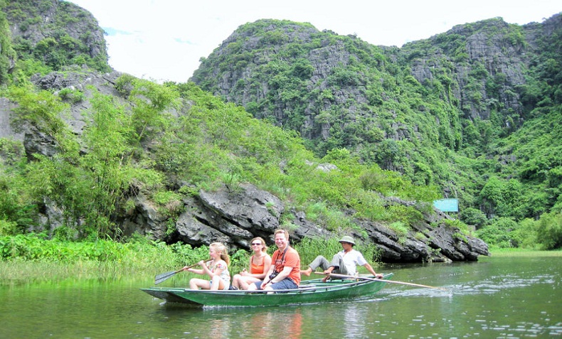 Hoa Lu Ancient & Tam Coc Boat Trip On Ngo Dong River
