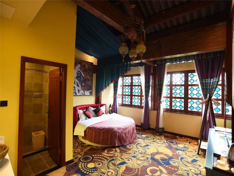 Sail Through Singapore and Malaysia with Cruise (8  Nights)