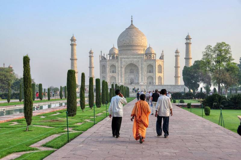 Same Day Taj Mahal Tour By Gatimaan Train