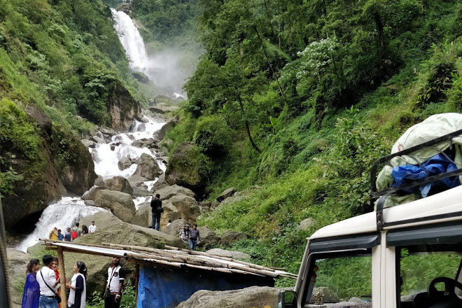 GANGTOK-BABA MANDIR-CHANGU LAKE- LACHUNG-LACHEN-GURUDONGMAR-YUMTUNG VALLEY - 6N7D TOUR