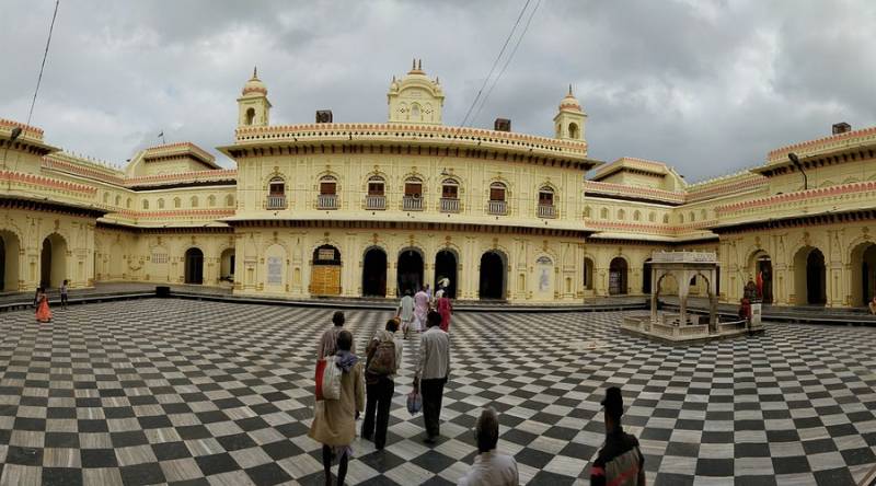 Varanasi – Chitrakoot – Prayagraj – Ayodhya   5 Nights 6 Days  Tour Package