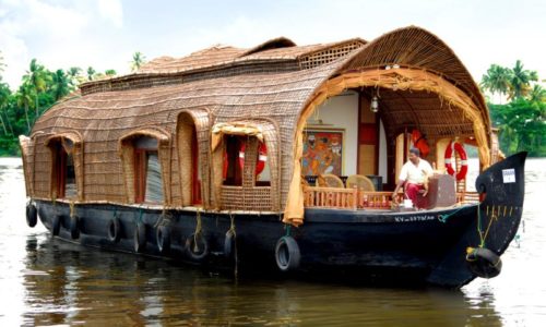 Munnar – Thekkady – Alleppey Tour