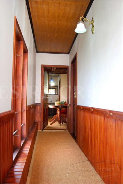 Honeymoon in Luxury Houseboat