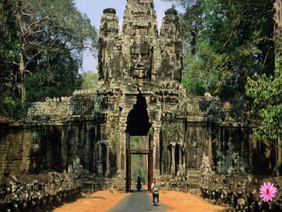Essential Ho Chi Minh - Cambodia Tour