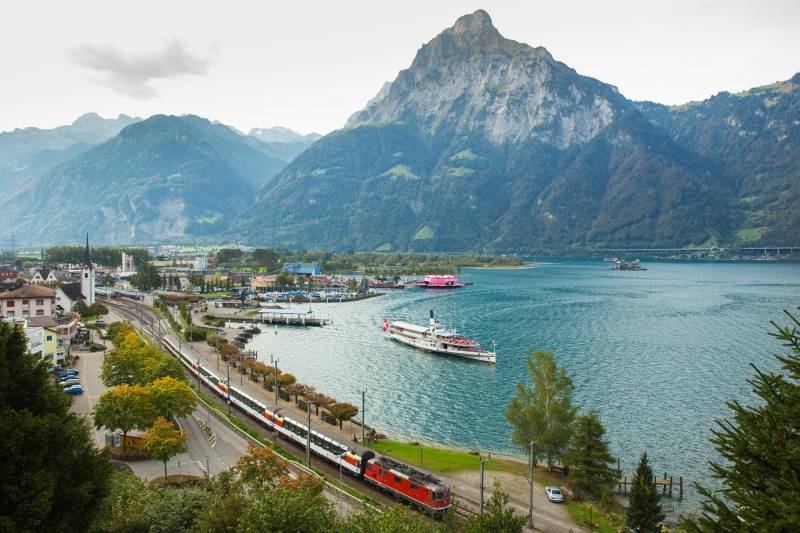 Swiss  Lakes To Alps Tour