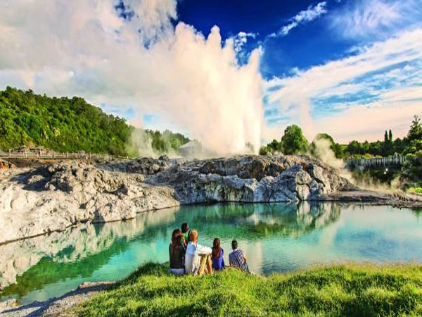 Auckland Rotorua Tour Package