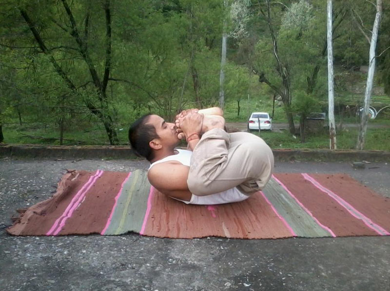 Basic Yoga Tour in Latoda Hut Jibhi