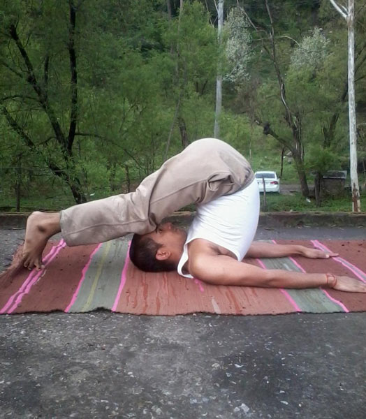 Basic Yoga Tour in Latoda Hut Jibhi