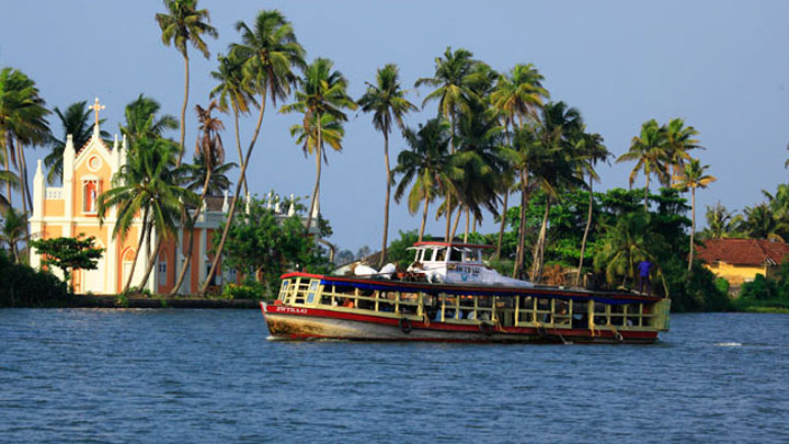 Kerala Honeymoon Special 4 Nights 5 Days with Free Honeymoon Inclusions