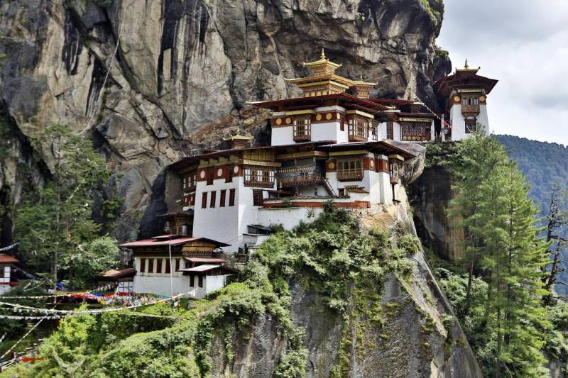 (5 Nights / 6 Days) Bhutan Drive In & Drive Out Tour