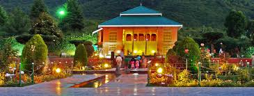 Srinagar 3 star Standard Package for 4 days with Day Excursion Gulmarg and Pahalgam
