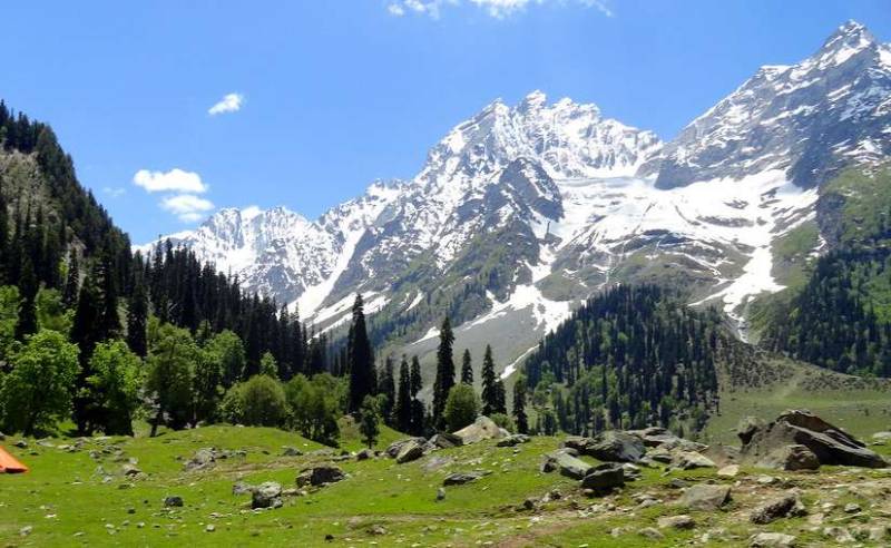 Srinagar 3 Star Standard Package for 5 days with Day Excursion to Gulmarg and Pahalgam