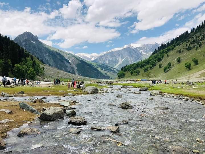5 Days Kashmir Packages, 1 Stay in Houseboat, 3 Stays in 3hotels