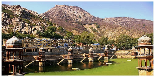 Neemrana Tour Package
