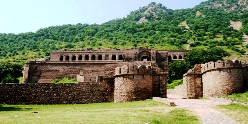 Neemrana Tour Package