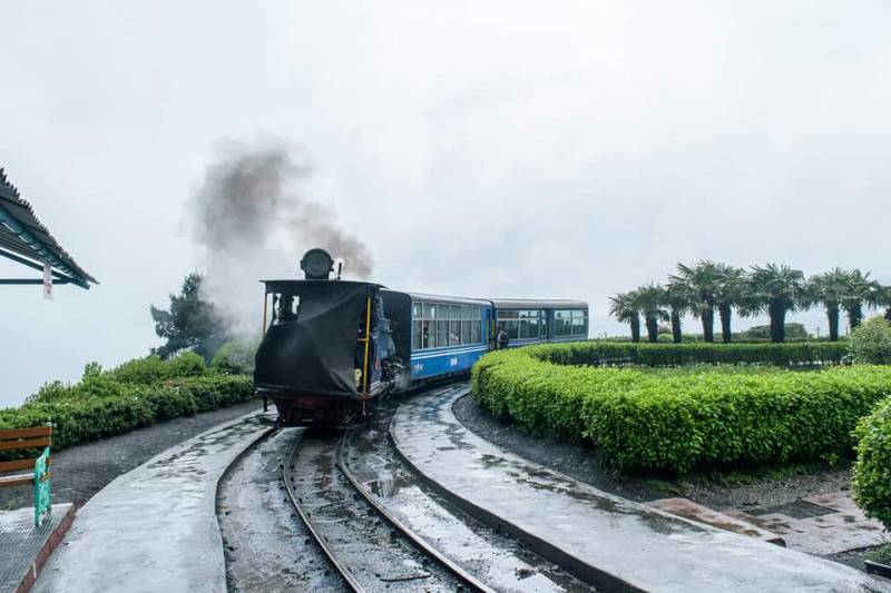Golden tour of Darjeeling and Sikkim