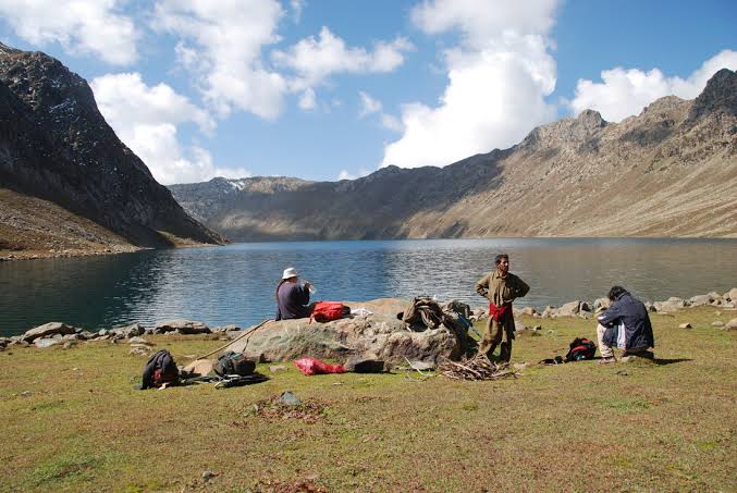 3 Nights 4 Days Trekking to the Beautiful Lake of Kashmir