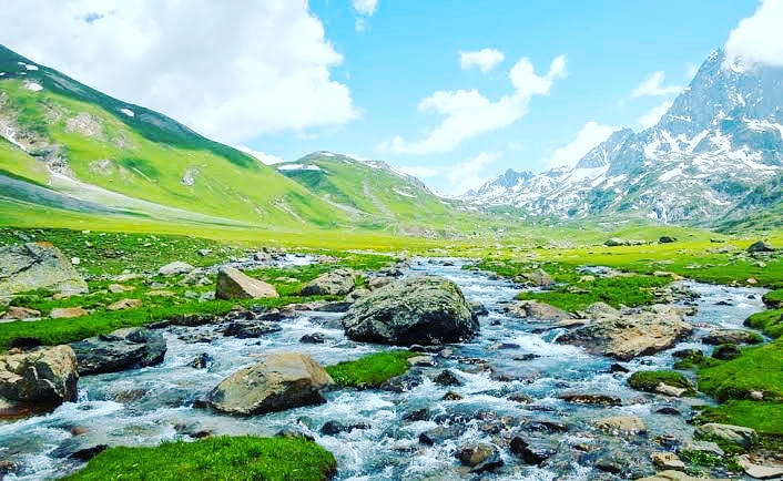 3 Nights 4 Days Trekking to the Beautiful Lake of Kashmir