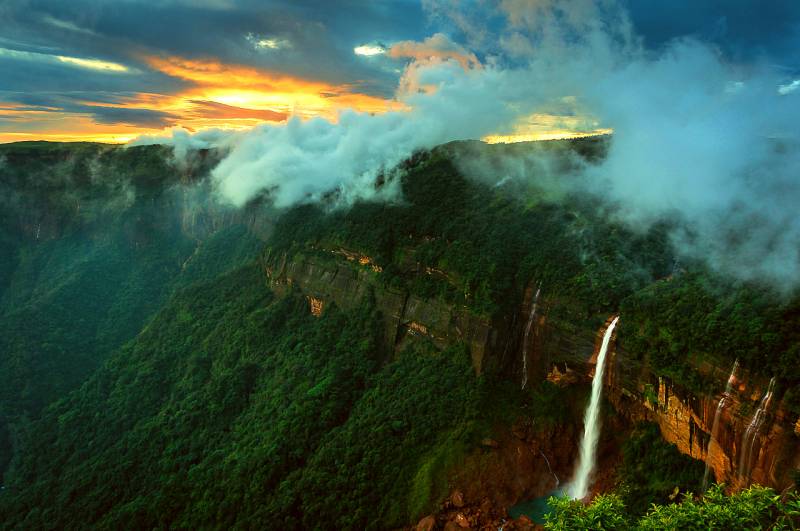 3 Nights 4 Days Shillong Cherrapunjee and Mawlynnong Tour