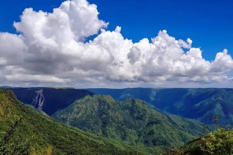 Shillong Cherrapunjee Dwaki Mawlynnong Kaziranga