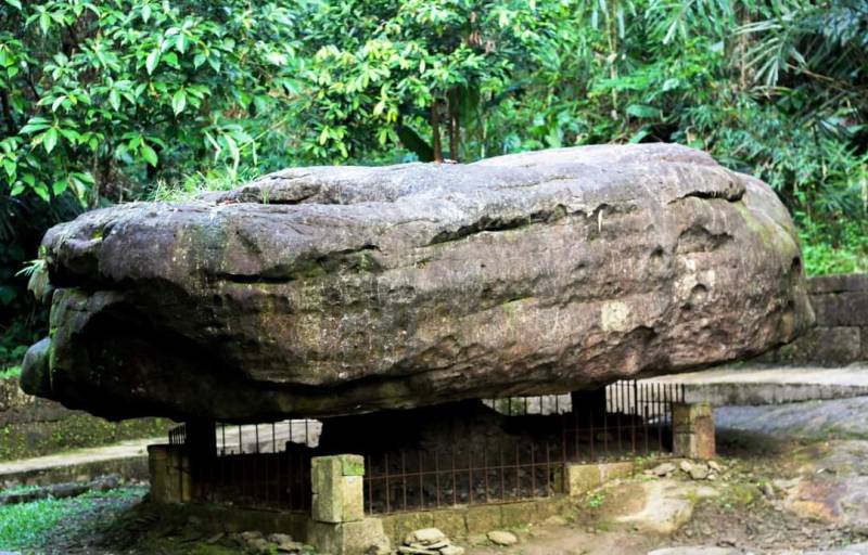 Shillong Cherrapunjee Dwaki Mawlynnong Kaziranga