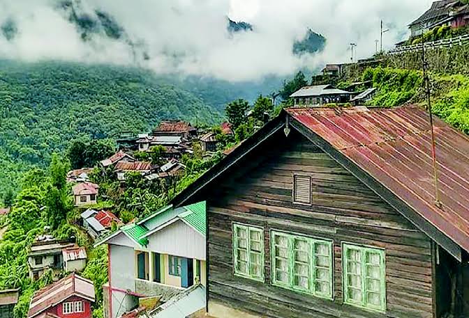 Imphal Loktak Moreh Andro Kisama Khonoma - Manipur and Nagaland Tour