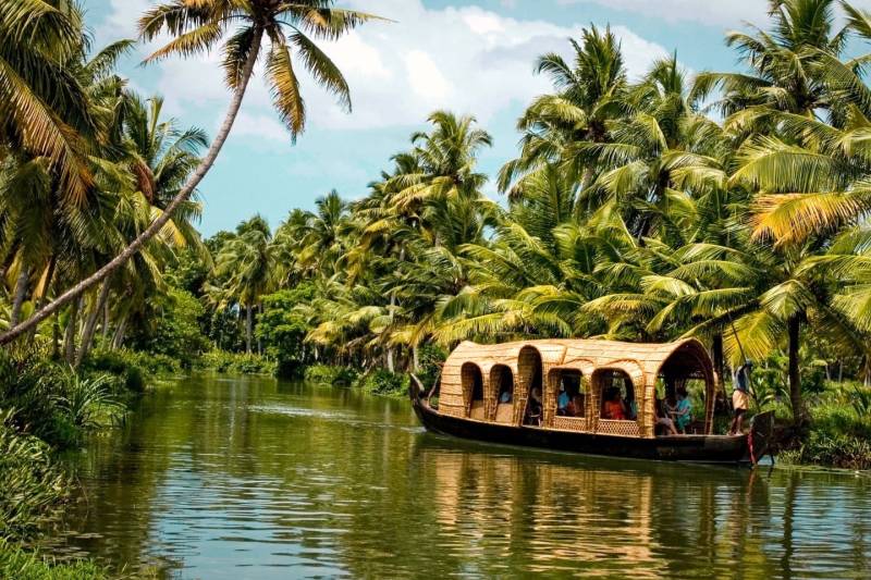 Cochin–Munnar Students Tour Package