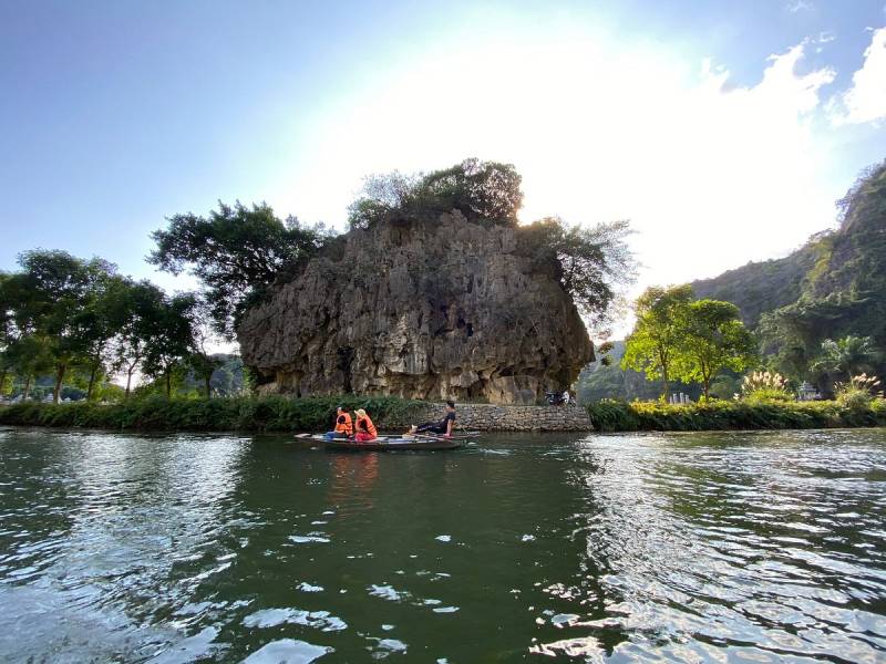 8 DAYS EXPLORER PACKAGE TOUR IN VIETNAM