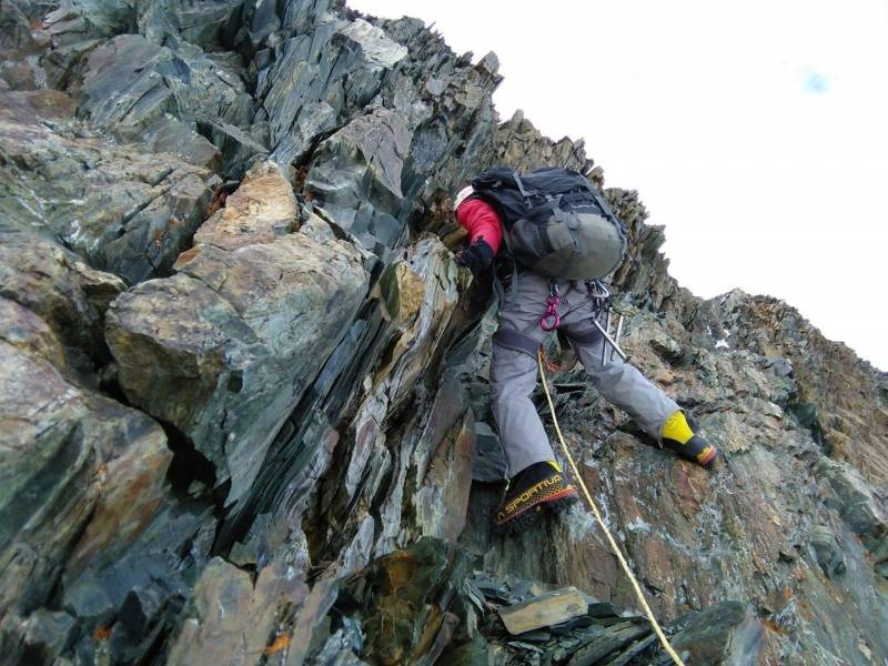 Climbing or Rappelling in Kasol and Explore Hidden Places